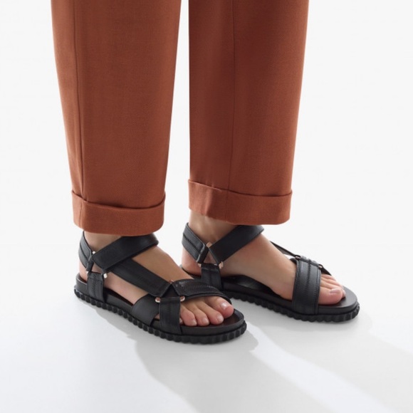 Voile Blanche Shoes - NWT VOILE BLANCHE FRANCIS ZIG Leather Sandals in Black